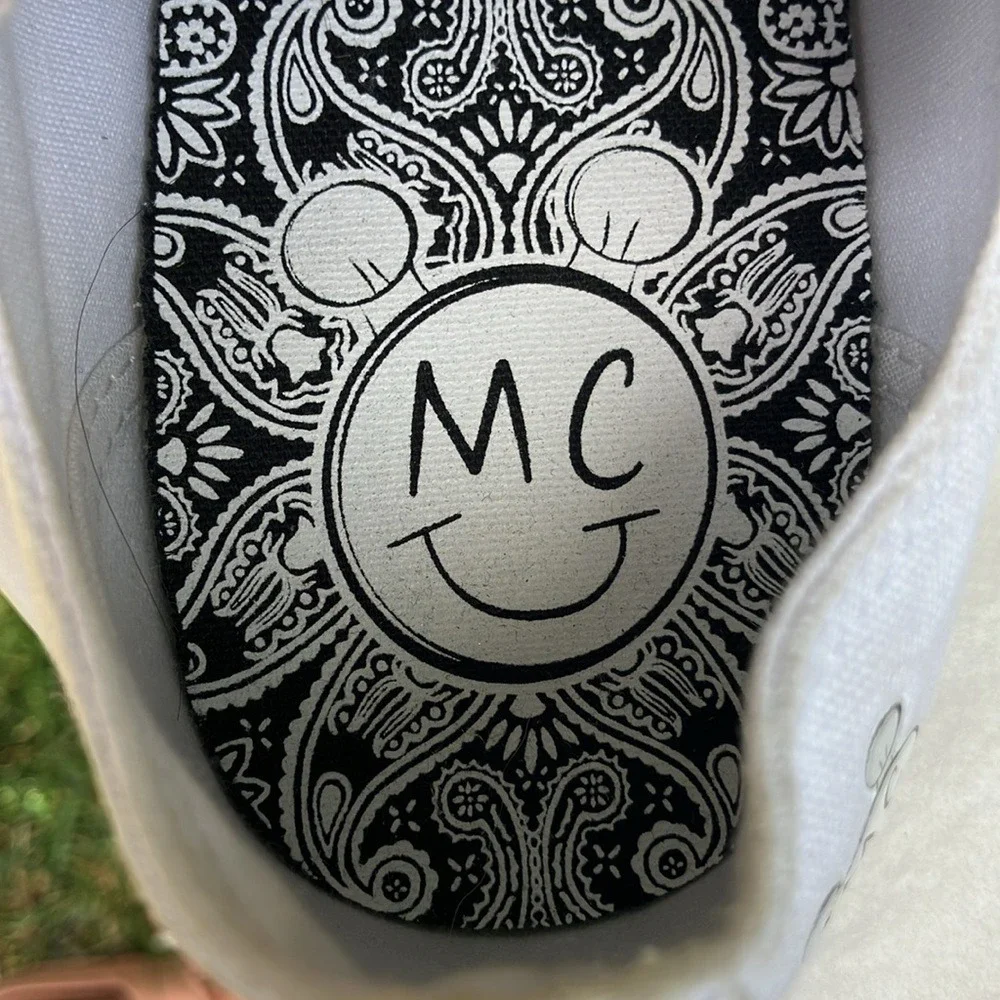 Converse X Miley Cyrus Chuck Taylor All Star Low Sneakers In White Black Bandana - Picture 8 of 10